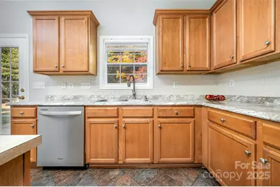 9819 Jeanette Circle, Charlotte, NC 28213 - Photo 17