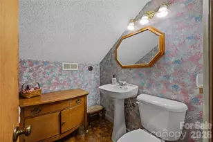 499 E Poplar Dr, Hendersonville, NC 28792 - Photo 25