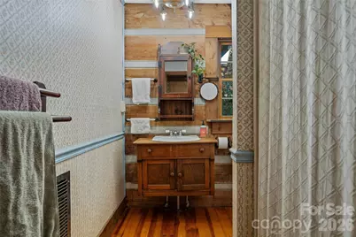 499 E Poplar Drive, Hendersonville, NC 28792 - Photo 19