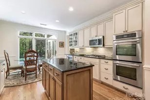 8942 Challis Hill Ln, Charlotte, NC 28226 - Photo 11