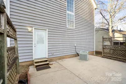 8927 Little Hampton Place, Charlotte, NC 28215 - Photo 15