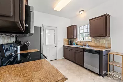 8927 Little Hampton Place, Charlotte, NC 28215 - Photo 7