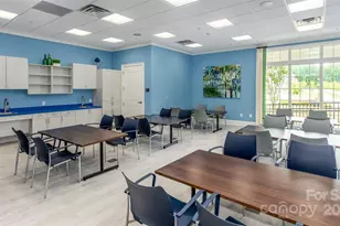 8925 Silver Springs Ct, Charlotte, NC 28215 - Photo 9