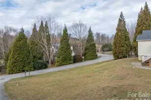 97 Meadowview Dr, Saluda, NC 28773 - Photo 35