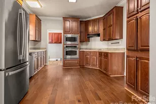 97 Meadowview Dr, Saluda, NC 28773 - Photo 7