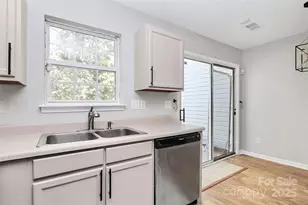 10219 Reindeer Way Ln, Charlotte, NC 28216 - Photo 11