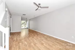 10219 Reindeer Way Ln, Charlotte, NC 28216 - Photo 3