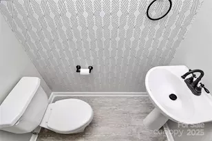 10219 Reindeer Way Ln, Charlotte, NC 28216 - Photo 17