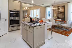 8929 Silver Springs Ct, Charlotte, NC 28215 - Photo 3