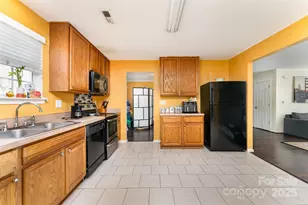 8022 Bristle Ln, Charlotte, NC 28214 - Photo 7