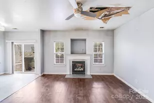 628 Fountain Ct, Fort Mill, SC 29715 - Photo 3