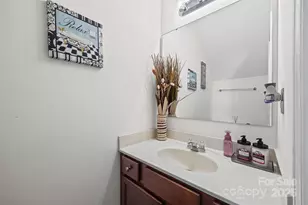 2811 Berry Creek Rd, Charlotte, NC 28214 - Photo 9