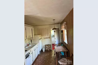 202 Lyndhurst Drive, Hendersonville, NC 28791 - Photo 13