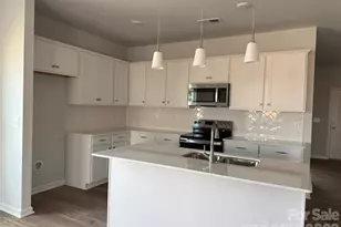 954 Leyna Ct, Newton, NC 28658 - Photo 3