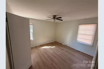 828 Tennyson Drive, Charlotte, NC 28208 - Photo 11