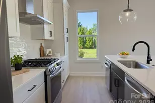 3922 Sarah Dr, Charlotte, NC 28217 - Photo 5