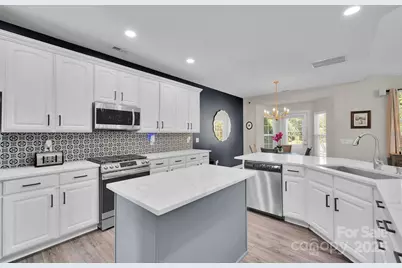 805 Springwood Drive, Waxhaw, NC 28173 - Photo 9