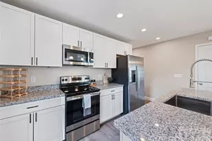 687 Holtzclaw Rd, Canton, NC 28716 - Photo 9