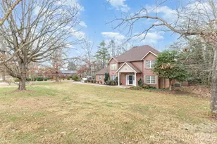 570 29th Ave Dr NW, Hickory, NC 28601 - Photo 3