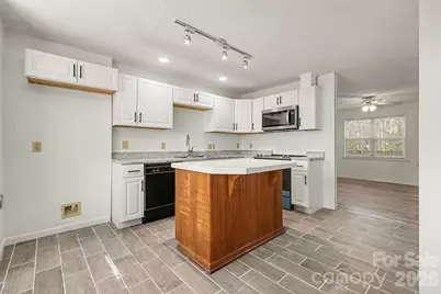 570 29th Avenue Drive NW, Hickory, NC 28601 - Photo 15