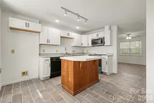 570 29th Ave Dr NW, Hickory, NC 28601 - Photo 15