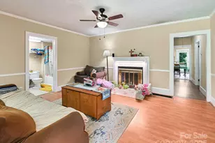 499 Oak Grove Rd, Flat Rock, NC 28731 - Photo 5