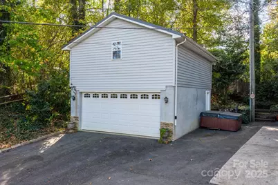 820 Peacehaven Place NW, Lenoir, NC 28645 - Photo 5