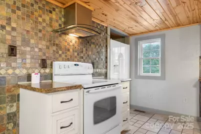 820 Peacehaven Place NW, Lenoir, NC 28645 - Photo 27