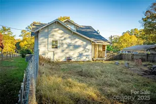 322 7th St SW, Taylorsville, NC 28681 - Photo 3