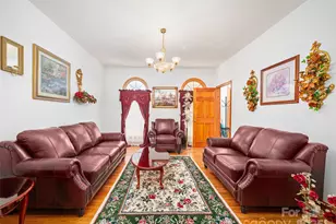 1715 Green Mountain Dr, Burnsville, NC 28714 - Photo 5