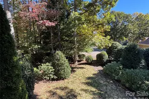 894 Dunroy Dr, Hendersonville, NC 28739 - Photo 5