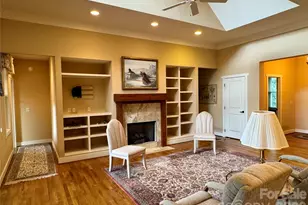 894 Dunroy Dr, Hendersonville, NC 28739 - Photo 7