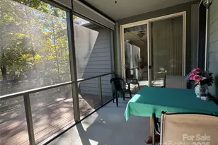 894 Dunroy Dr, Hendersonville, NC 28739 - Photo 5