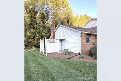 605 8th Avenue SW #C-1, Conover, NC 28613 - Photo 3