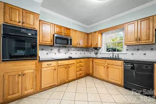 102 Castlegate Dr, Morganton, NC 28655 - Photo 5