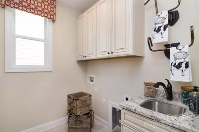 8941 Silver Springs Court, Charlotte, NC 28215 - Photo 19