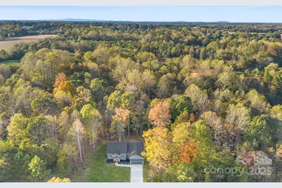 1026 Deer Creek Drive, Lincolnton, NC 28092 - Photo 9