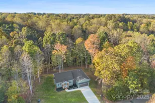 1026 Deer Creek Dr, Lincolnton, NC 28092 - Photo 7