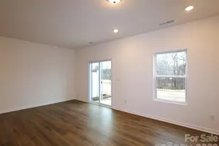 3323 Lilac Grove Dr, Charlotte, NC 28269 - Photo 3