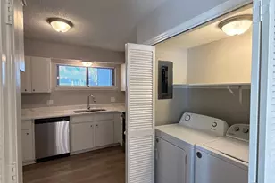 11537 Turn Stone Ct, Charlotte, NC 28226 - Photo 9