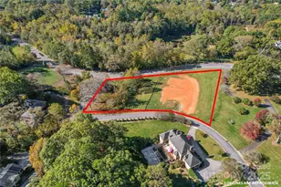 560 11th Ave Pl NW, Hickory, NC 28601 - Photo 1