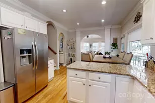 4925 Brookridge Dr NE, Hickory, NC 28601 - Photo 9