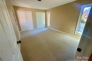 25 Village Dr, Asheville, NC 28803 - Photo 19