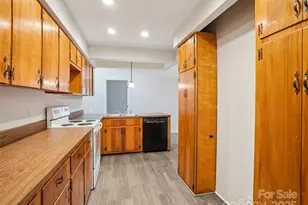 34 Parkview Dr, Brevard, NC 28712 - Photo 9