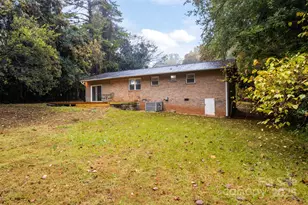 5300 Hickory Ln, Charlotte, NC 28216 - Photo 11