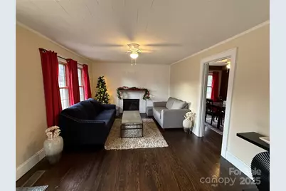 375 20th Avenue NE, Hickory, NC 28601 - Photo 5