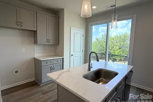 1610 Spring St, Charlotte, NC 28206 - Photo 3