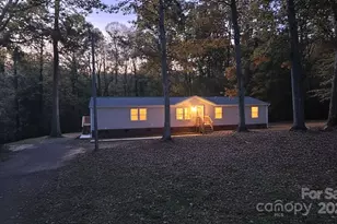 5050 Park Creek Dr, Mount Holly, NC 28120 - Photo 1