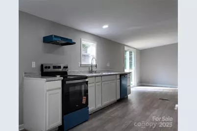 5050 Park Creek Drive, Mount Holly, NC 28120 - Photo 13