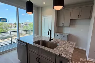 1614 Spring St, Charlotte, NC 28206 - Photo 3